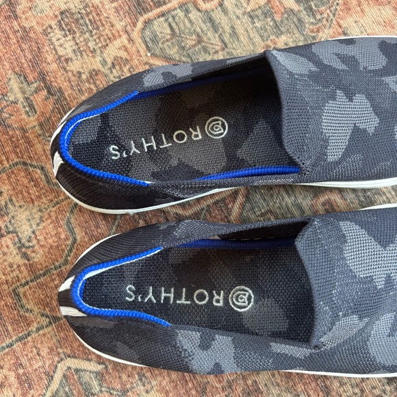 Rothys Womens 11 The Original Slip On Sneaker Shoes Black Camo Loafer Flat Comfy - Picture 4 of 7